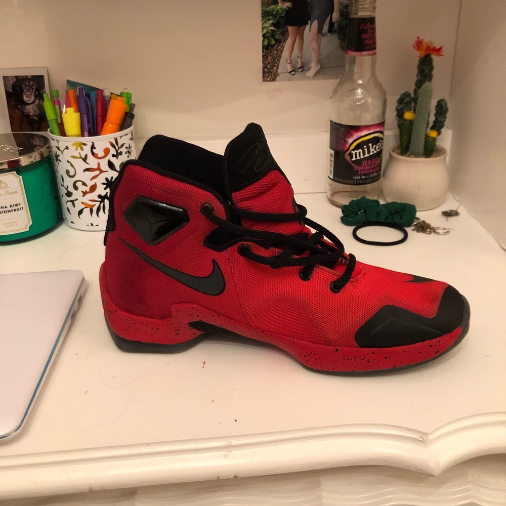 Red and black basketball/everyday shoes